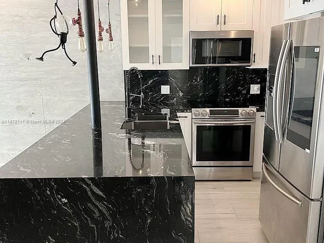 447 NE 195th St # 415, Miami FL 33179