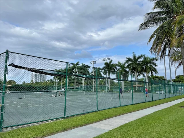 16851 NE 23rd Ave # 521, North Miami Beach FL 33160