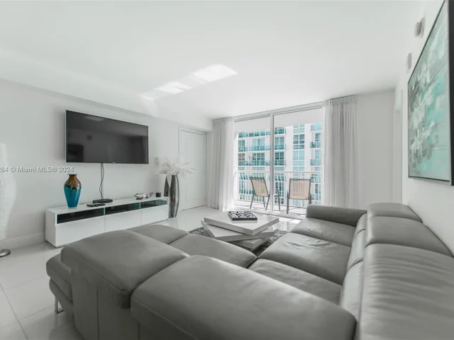 1200 Brickell Bay Dr. #2315, Miami FL 33131