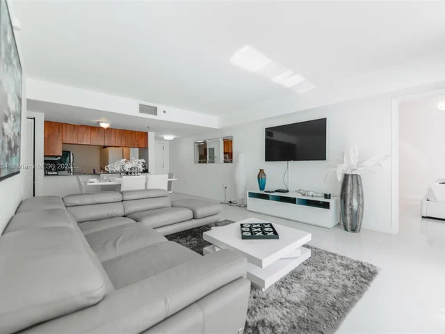 1200 Brickell Bay Dr. #2315, Miami FL 33131