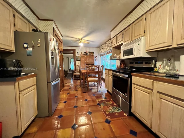 15850 SW 232nd St, Miami FL 33170