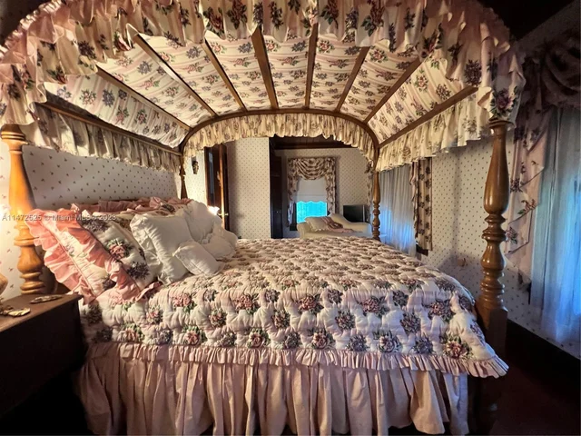 15850 SW 232nd St, Miami FL 33170