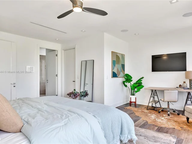 1516 SE 1st St # A, Fort Lauderdale FL 33301