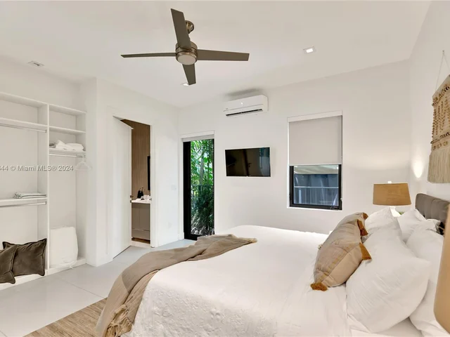 1516 SE 1st St # A, Fort Lauderdale FL 33301