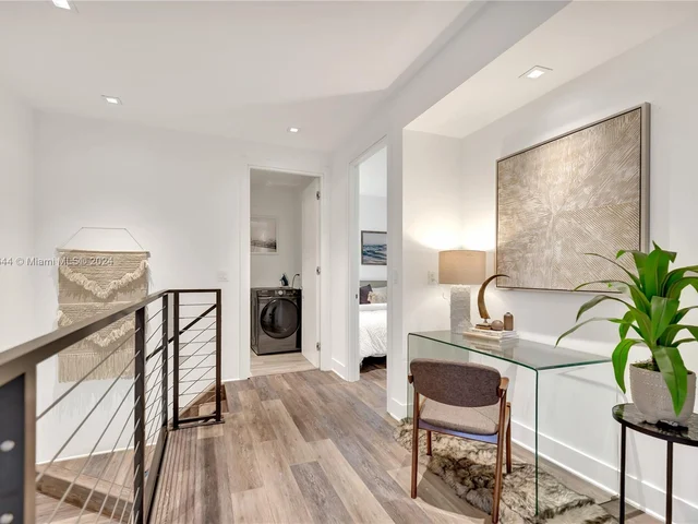 1516 SE 1st St # A, Fort Lauderdale FL 33301