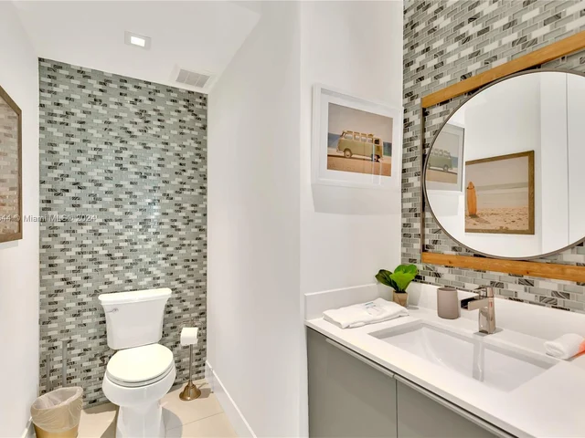 1516 SE 1st St # A, Fort Lauderdale FL 33301