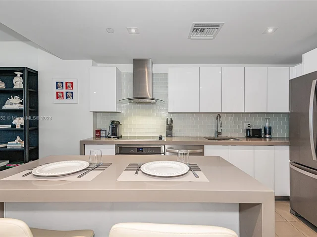 1600 NE 1st Ave # 3111, Miami FL 33132