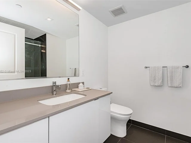 1600 NE 1st Ave # 3111, Miami FL 33132