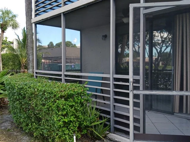 1100 Colony Point Cir # 101, Pembroke Pines FL 33026