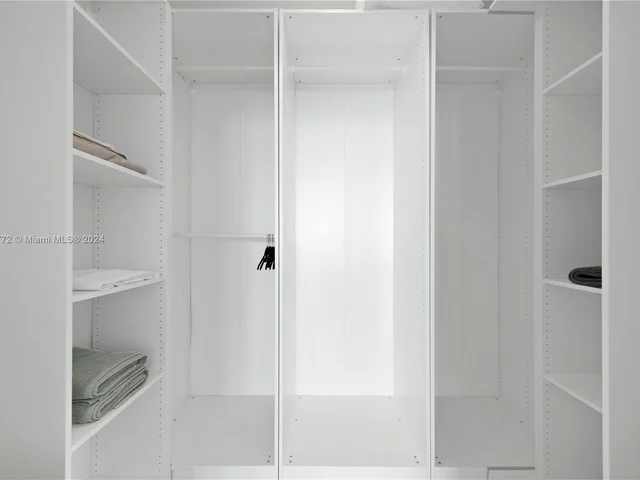 480 NE 31st St # 4105, Miami FL 33137