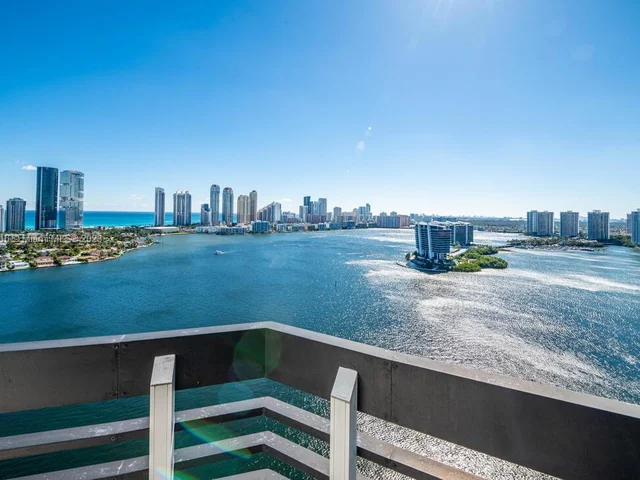 3530 Mystic Pointe Dr # 2915, Aventura FL 33180