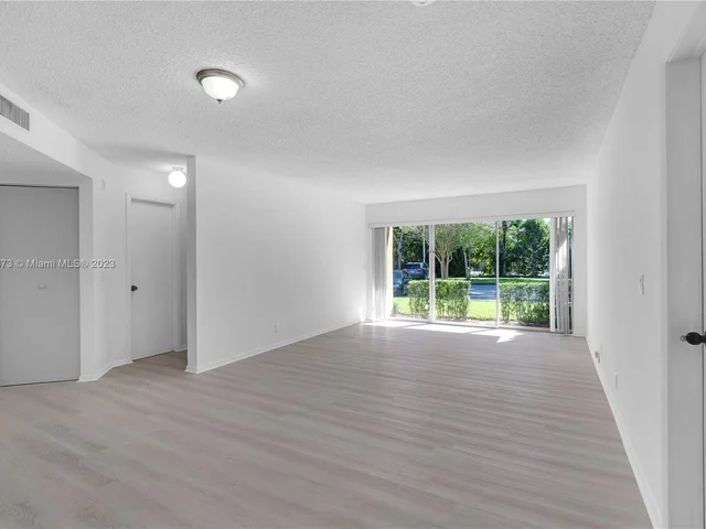 8721 Wiles Rd # 103, Coral Springs FL 33067