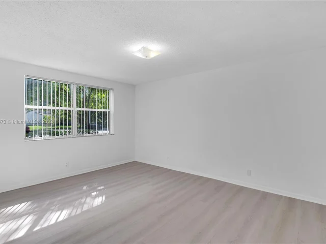 8721 Wiles Rd # 103, Coral Springs FL 33067