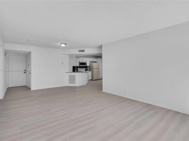 8721 Wiles Rd # 103, Coral Springs FL 33067