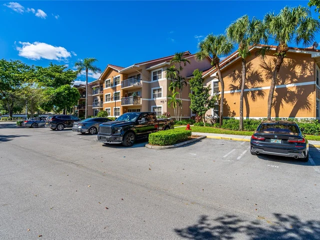 8721 Wiles Rd # 103, Coral Springs FL 33067