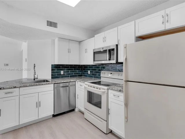 8721 Wiles Rd # 103, Coral Springs FL 33067