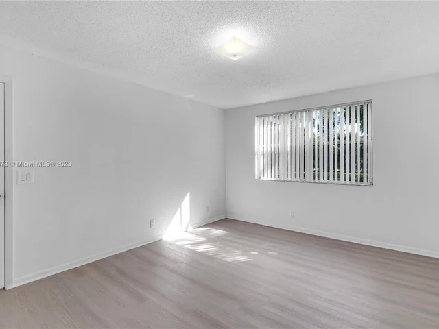 8721 Wiles Rd # 103, Coral Springs FL 33067