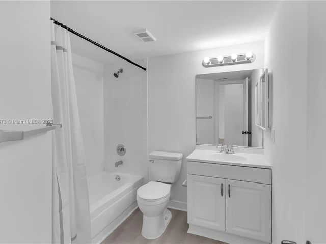 8721 Wiles Rd # 103, Coral Springs FL 33067