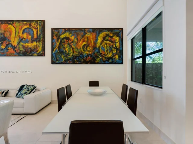 7641 NW 102nd Ct, Doral FL 33178