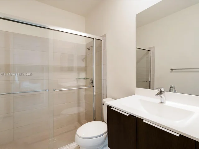 7641 NW 102nd Ct, Doral FL 33178