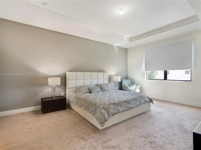 7641 NW 102nd Ct, Doral FL 33178