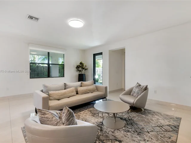 7641 NW 102nd Ct, Doral FL 33178