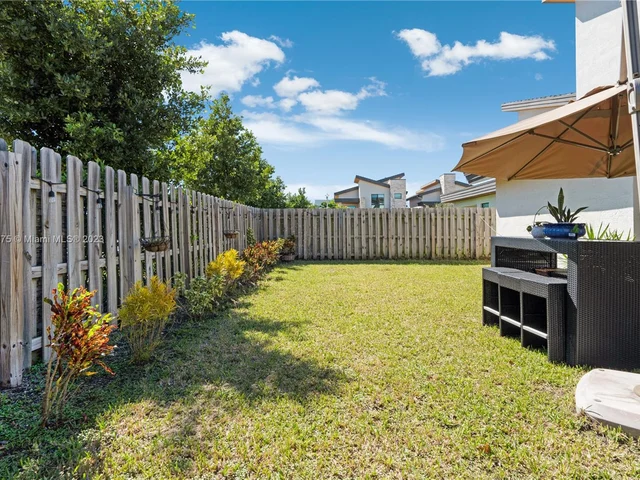 7641 NW 102nd Ct, Doral FL 33178