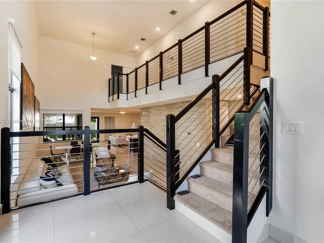 7641 NW 102nd Ct, Doral FL 33178