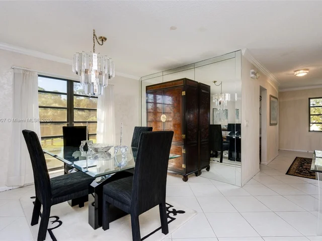 8566 Casa Del Lago # H, Boca Raton FL 33433