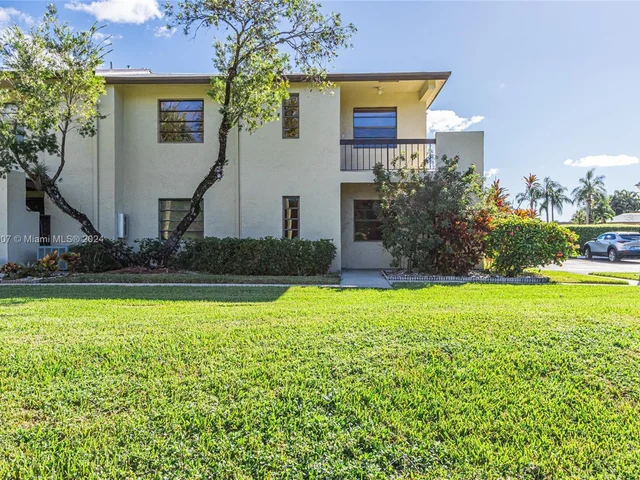 8566 Casa Del Lago # H, Boca Raton FL 33433