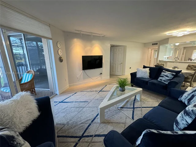 7736 Granville Dr # 205, Tamarac FL 33321