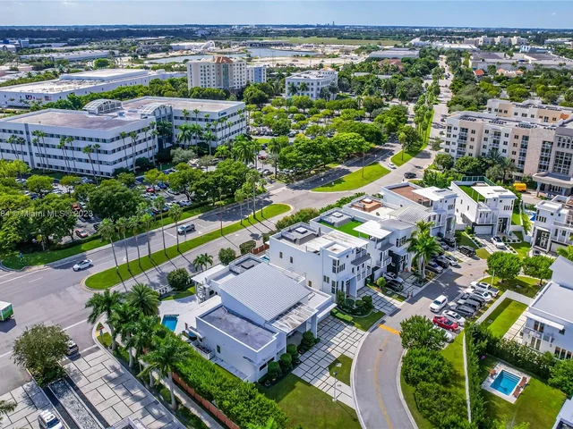 8404 NW 33rd Ter, Doral FL 33122