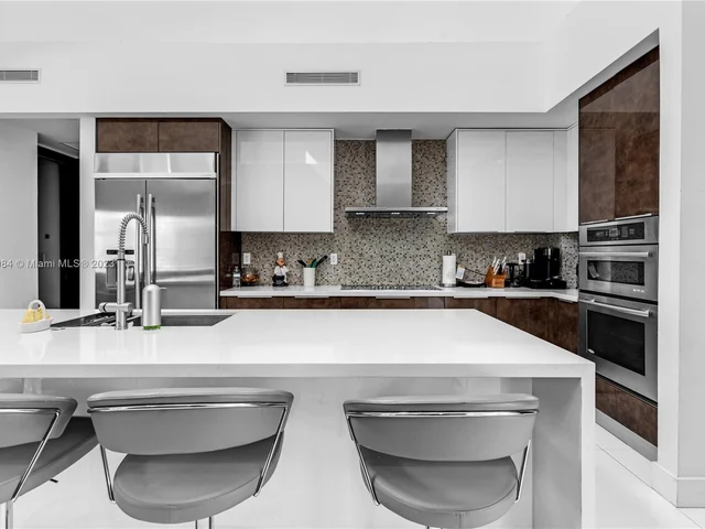 8404 NW 33rd Ter, Doral FL 33122