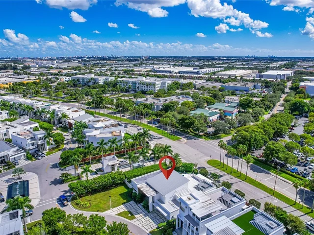 8404 NW 33rd Ter, Doral FL 33122