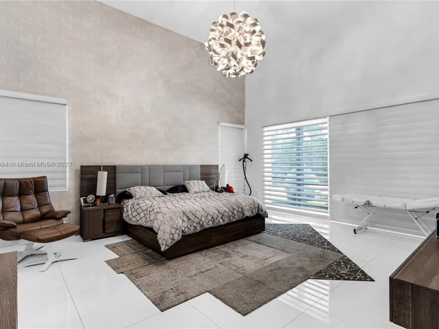 8404 NW 33rd Ter, Doral FL 33122