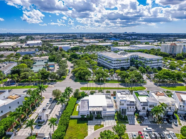 8404 NW 33rd Ter, Doral FL 33122