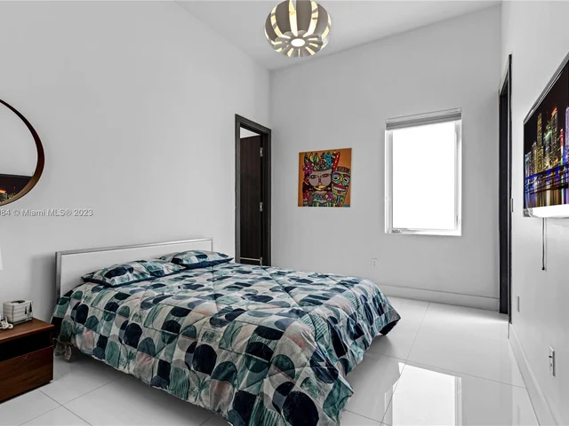 8404 NW 33rd Ter, Doral FL 33122