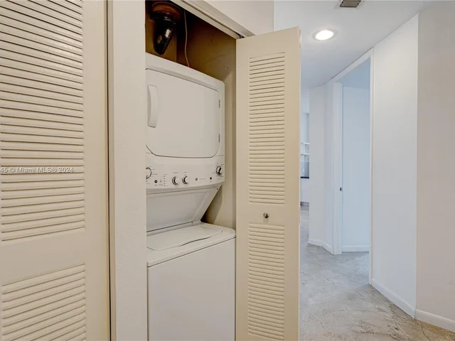 234 NE 3rd St # 1607, Miami FL 33132