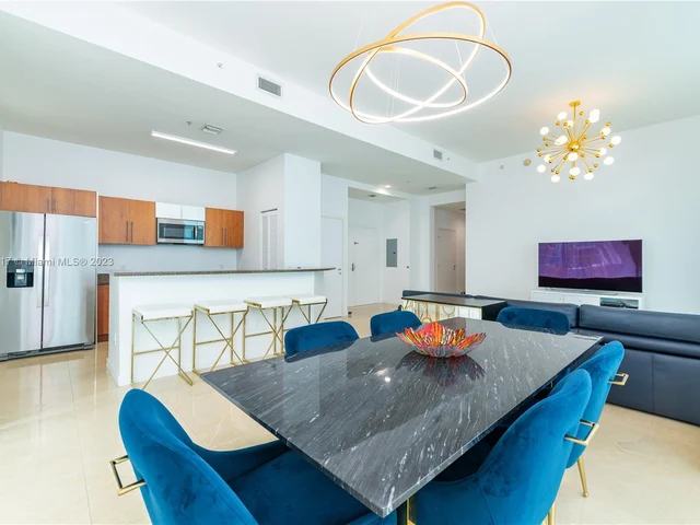 300 S Biscayne Blvd # 3802, Miami FL 33131