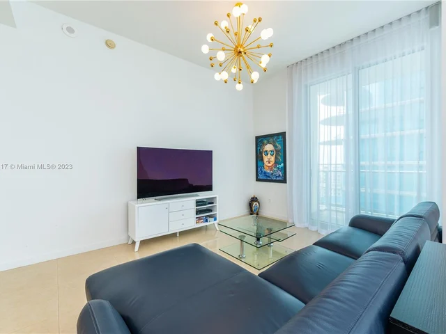 300 S Biscayne Blvd # 3802, Miami FL 33131
