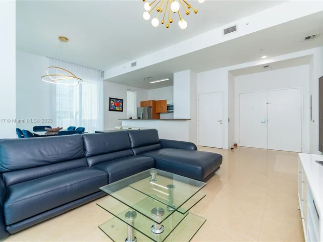 300 S Biscayne Blvd # 3802, Miami FL 33131