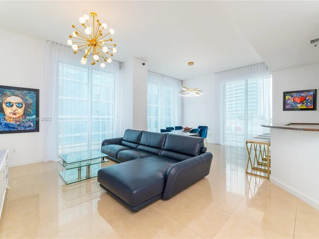300 S Biscayne Blvd # 3802, Miami FL 33131