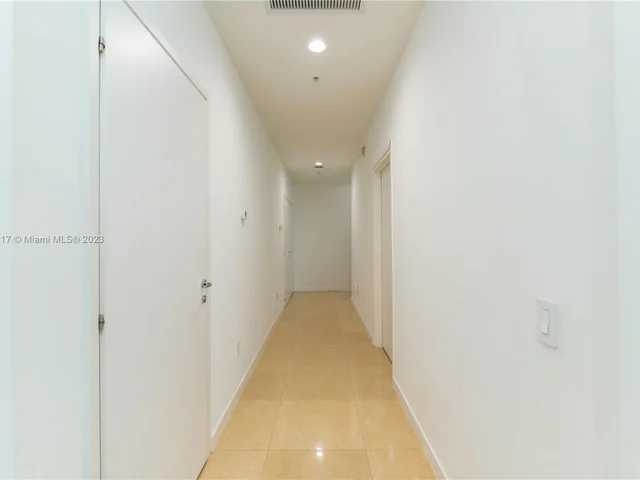 300 S Biscayne Blvd # 3802, Miami FL 33131