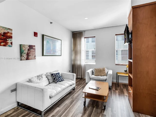 100 Collins Ave # 203, Miami Beach FL 33139