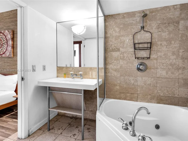 100 Collins Ave # 203, Miami Beach FL 33139