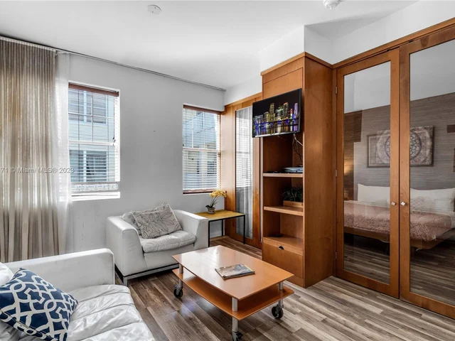 100 Collins Ave # 203, Miami Beach FL 33139