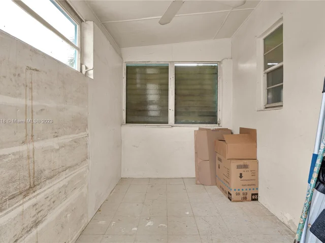 2531 Thomas St, Hollywood FL 33020