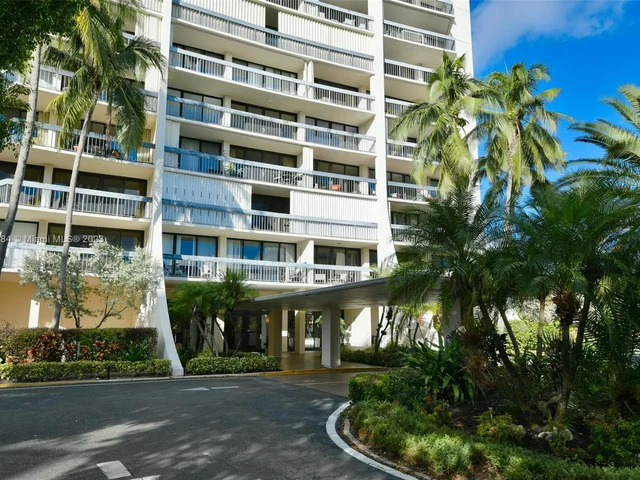 2400 Presidential Way # 406, West Palm Beach FL 33401