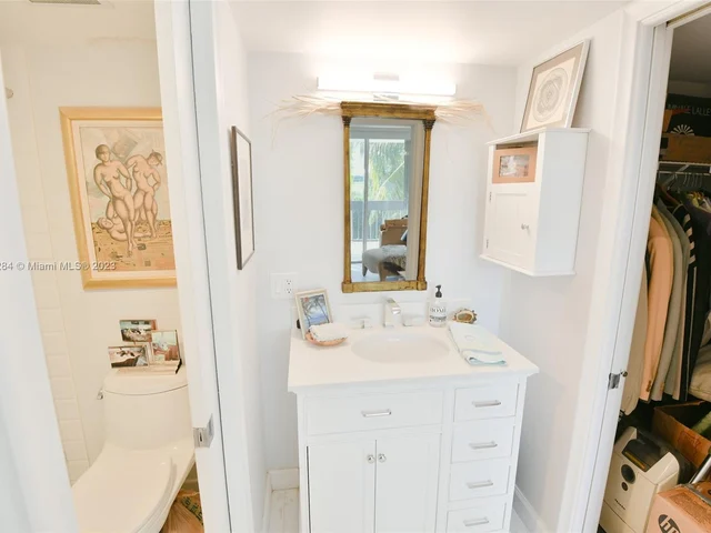 2400 Presidential Way # 406, West Palm Beach FL 33401