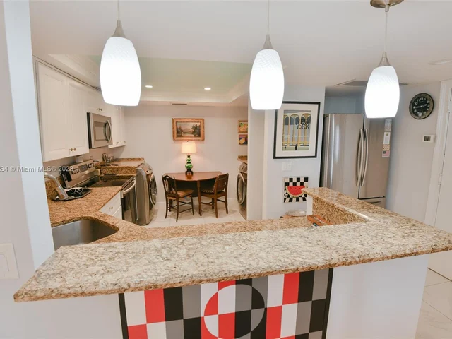 2400 Presidential Way # 406, West Palm Beach FL 33401